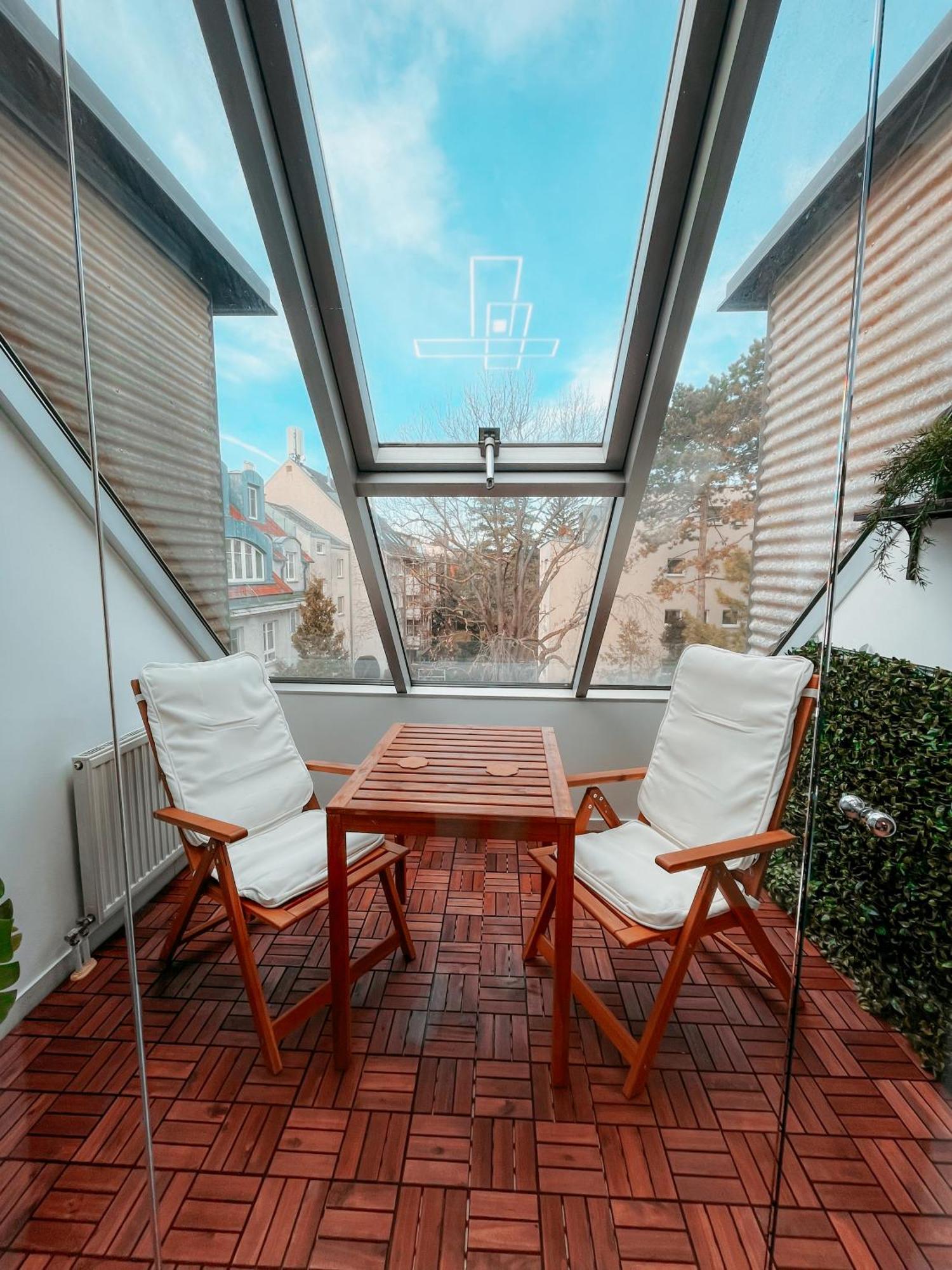 Schoenbrunn Gardens Vienna Apartment Exterior photo